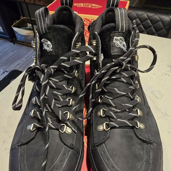 VANS Sk8-Hi MTE-2 Shoe Black Iguchi New Men Boots Blackout SIZE 10.0 MENS - Picture 1 of 11